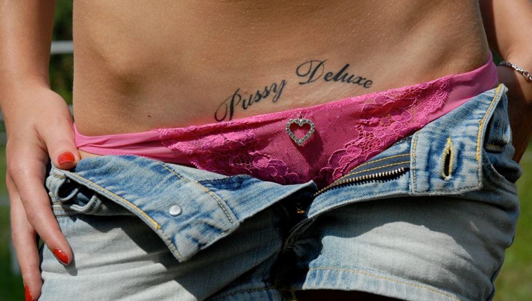 Pussy Deluxe