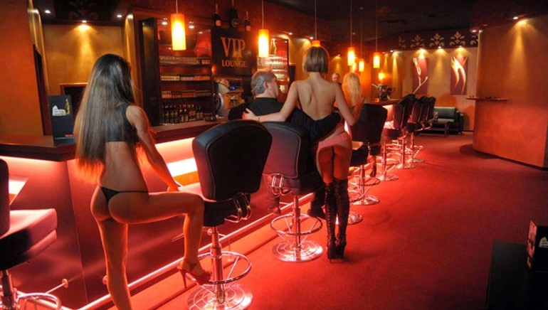 Ο σούπερ πελάτης του strip club